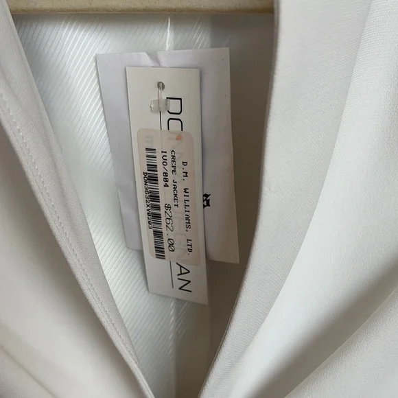 Elegant Ivory/white Women's two piece pant suit - Picture 3 of 6